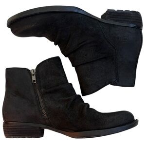 EUC Born Leather Ruched Ankle Boots Black Size 7.5